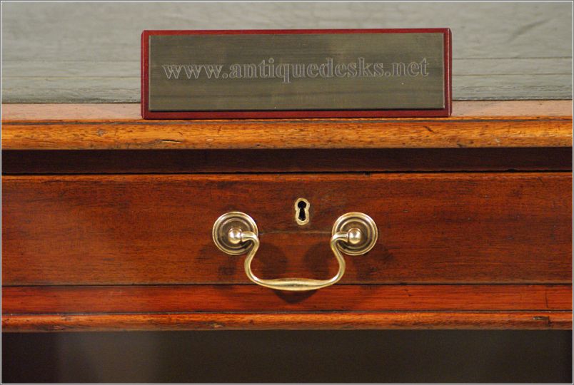 1033 Antiquedesks.net